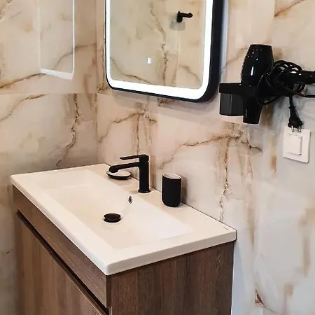 Anemos Deluxe Poseidi 아파트