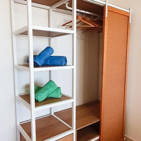 Anemos Deluxe Poseidi דירה *